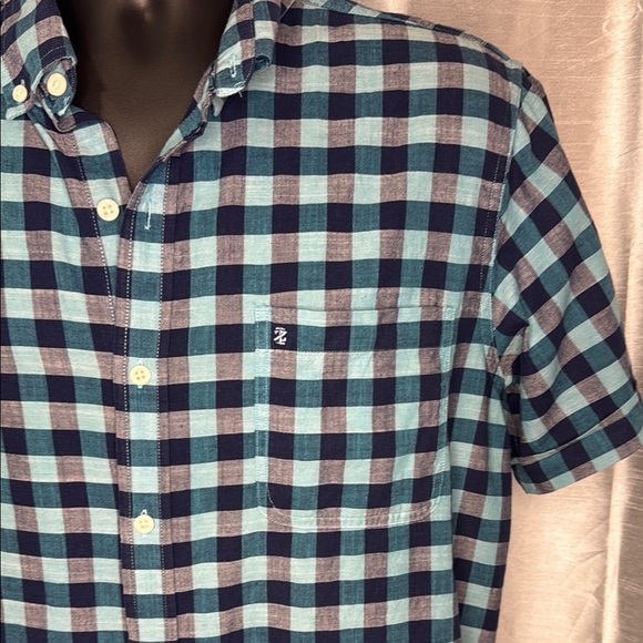 Izod Saltwater Relaxed Classics Dockside Chambray Men’s L Short Sleeve Button Up - Picture 1 of 10